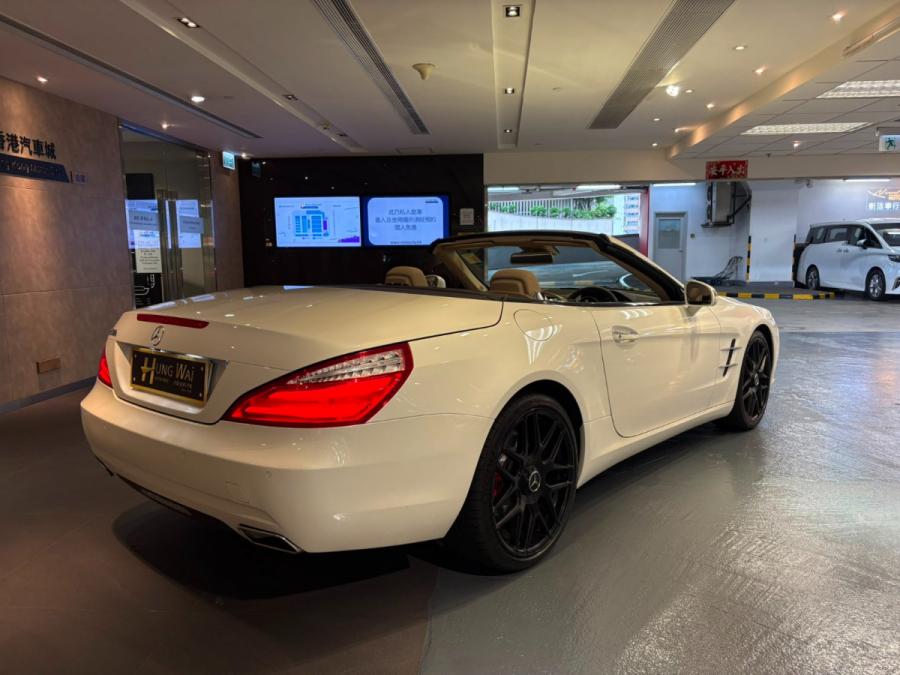 SL350 - Image 2